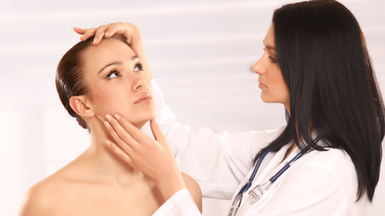 Может ли дерматолог помочь удалить темные пятна?