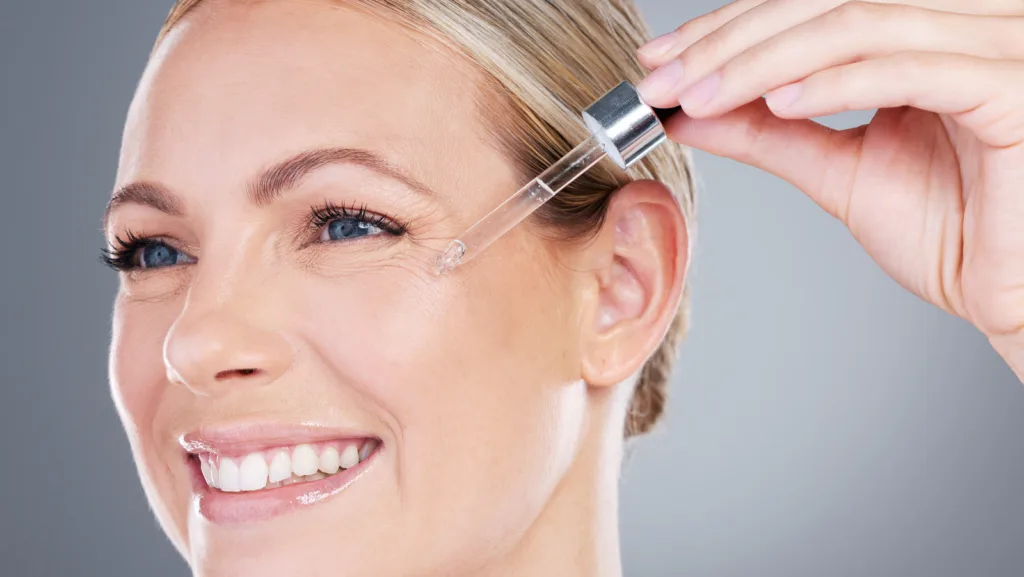 ¿El retinol tensa la piel?